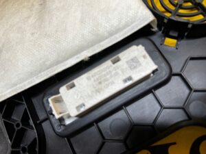 OSŁONA ZAŚLEPKA MASKOWNICA DOLNA KONSOLI DESKI LEWA BMW X5 F15 X6 F16 EU