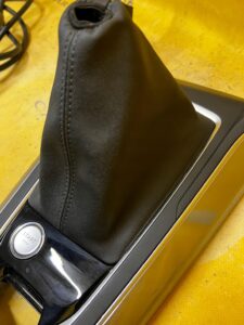 RAMKA WYBIERAKA MIESZEK PRZYCISK START STOP PEUGEOT 308 T9