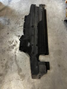 PŁYTA OSŁONA PODWOZIA LEWA PORSCHE MACAN 95B