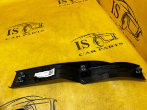 POSZYCIE OSŁONA OBUDOWA SŁUPKA PRZÓD A PRAWY FORD BRONCO 21-