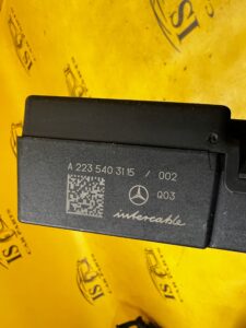 SKRZYNKA BEZPIECZNIKÓW MERCEDES C-KLASA W206