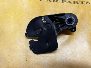 UCHWYT RĄCZKA MASKI POKRYWY SILNIKA PORSCHE MACAN 95B