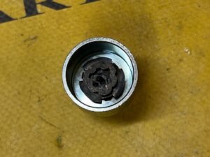 NASADKA ADAPTER ŚRUBY ZABEZPIECZAJĄCEJ KOŁA BMW KOD 067 NOWY OEM