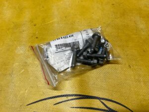 8 X ŚRUBA MOCUJĄCA TURBOSPRĘŻARKI M7X27 BMW B36 B38 B48 B58 NOWA OEM