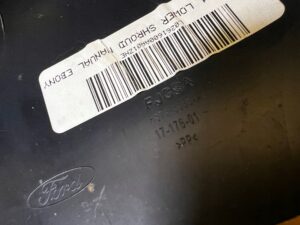 OBUDOWA OSŁONA KOLUMNY KIEROWNICZEJ LICZNIKA FORD FUSION LIFT USA