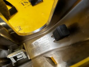 DEKOR OSŁONA ZAŚLEPKA TUNELU ŚRODKOWEGO PRAWY LAND ROVER DISCOVERY 5 V L462