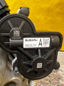 ZWROTNICA TARCZA ZACISK PIASTA TYŁ LEWY SUBARU FORESTER VI SL 25-