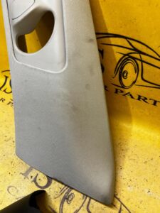 OSŁONA POSZYCIE SŁUPKA B ŚRODKOWEGO LEWA LEWE TESLA MODEL 3 PRZEDLIFT