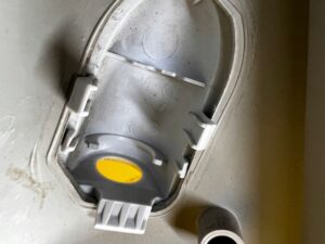 POSZYCIE OSŁONA OBUDOWA SŁUPKA PRZÓD A LEWY ALARM PEUGEOT 508 I