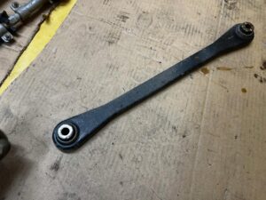 WAHACZ DRĄŻEK TYŁ TYLNY LEWY PRAWY PEUGEOT 508 I 2.0 HDI RXH 4HYBRID