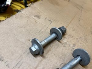 4 X ŚRUBA ZBIEŻNOŚCI ZAWIESZENIA M16X140 FORD BRONCO 21-