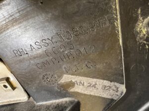 NADKOLE FARTUCH PRZÓD PRZEDNI PRAWY CHEVROLET CORVETTE C5 97-04