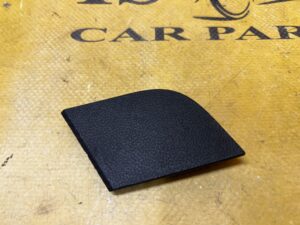 OSŁONA ZAŚLEPKA TUNELU ŚRODKOWEGO FORD FIESTA MK8