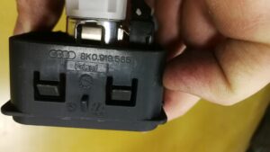 GNIAZDO ZAPALNICZKI 12V A5 Q5 AUDI A4 B8 8K0919565