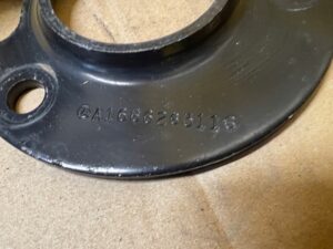 WSPORNIK MOCOWANIE GÓRNY AMORTYZATORA PRZÓD MERCEDES GLS X166