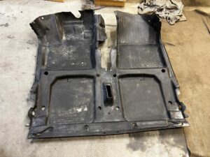 DYWAN PODŁOGA WYKŁADZINA WNĘTRZA PRZÓD DACIA DOKKER EU 2021R