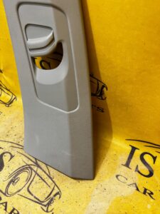 OSŁONA POSZYCIE SŁUPKA B ŚRODKOWEGO ŚRODEK LEWE LEWA LEWEGO SKODA SCALA