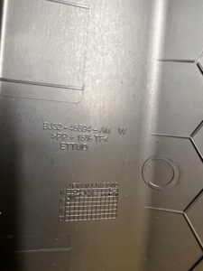 OSŁONA POKRYWA TAPICERKA KLAPY TYŁ PRZYCISK RANGE ROVER EVOQUE L538 3 DRZWI