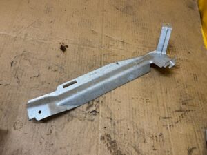 UCHWYT MOCOWANIE WSPORNIK PODSUFITKI MERCEDES GL X166