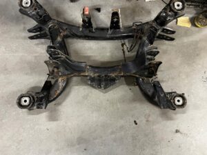 WÓZEK BELKA SANKI ZAWIESZENIE KOŁYSKA TYŁ BMW X5 F15 X6 F16 EU