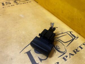 PRZYCISK PRZEŁĄCZNIK WŁĄCZNIK HAMULCA RĘCZNEGO PEUGEOT 3008 I 5008 I