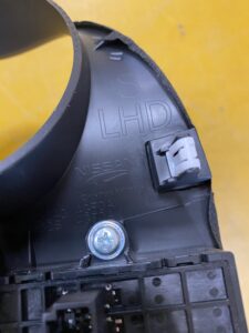 OSŁONA RAMKA LICZNIKA KIEROWNICY INFINITI Q50