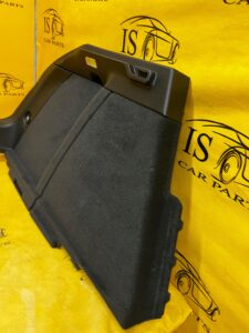 TAPICERKA BOCZEK BAGAŻNIKA TYŁ LEWY PORSCHE MACAN 95B