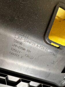 OSŁONA ZAŚLEPKA PLASTIK POD DESKĘ FORD ESCAPE MK4 USA