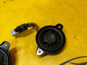 GŁOŚNIK WNĘTRZA KABINY RANGE ROVER VELAR L560