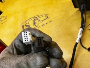 LUSTERKO ZEWNĘTRZNE LEWE 20 10+10 PIN KAMERA MERCEDES GL X166 890