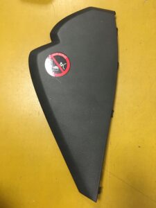 OSŁONA BOCZEK PRAWY DESKI KOKPITU INFINITI G37