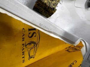 POSZYCIE OSŁONA SŁUPKA PRZÓD A LEWA LEWY PEUGEOT 308 II T9