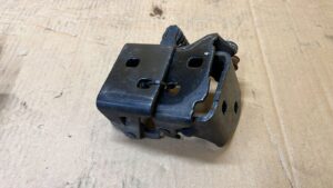 KOMPLET ZAWIASY DRZWI PRZÓD PRAWY CHEVROLET CORVETTE C5 97-04