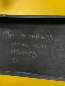 OSŁONA RAMKA WNĘKI SCHOWKA TYŁ BMW X6 E71 X5 E70