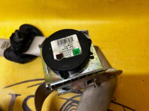 PAS BEZPIECZEŃSTWA PRAWY PRZÓD BMW F10 F11 JASNY