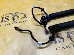 KOMPLET SIŁOWNIKI ELEKTRYCZNE KLAPY TYŁ BAGAŻNIKA PORSCHE MACAN 95B