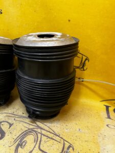 KOMPLET PODUSZKA PODUSZKI MIECHY ZAWIESZENIA MERCEDES E-KLASA W213 KOMBI