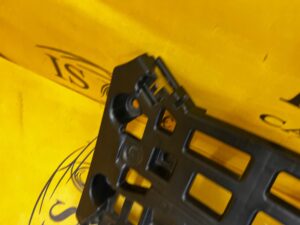 ŚLIZG MOCOWANIE WSPORNIK ZDERZAKA TYŁ LEWY PORSCHE MACAN 95B