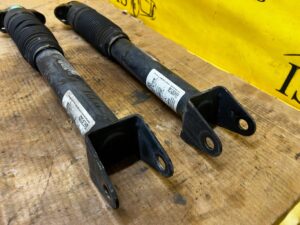 KOMPLET AMORTYZATORY TYŁ PRAWY LEWY MERCEDES GLS X166