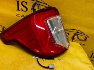 LAMPA W BŁOTNIK TYŁ TYLNA LEWY LEWA FORD EXPLORER MK6 USA