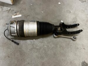 AMORTYZATOR PNEUMATYCZNY MIECH PRZÓD LEWY PORSCHE CAYENNE II 7P5 GTS