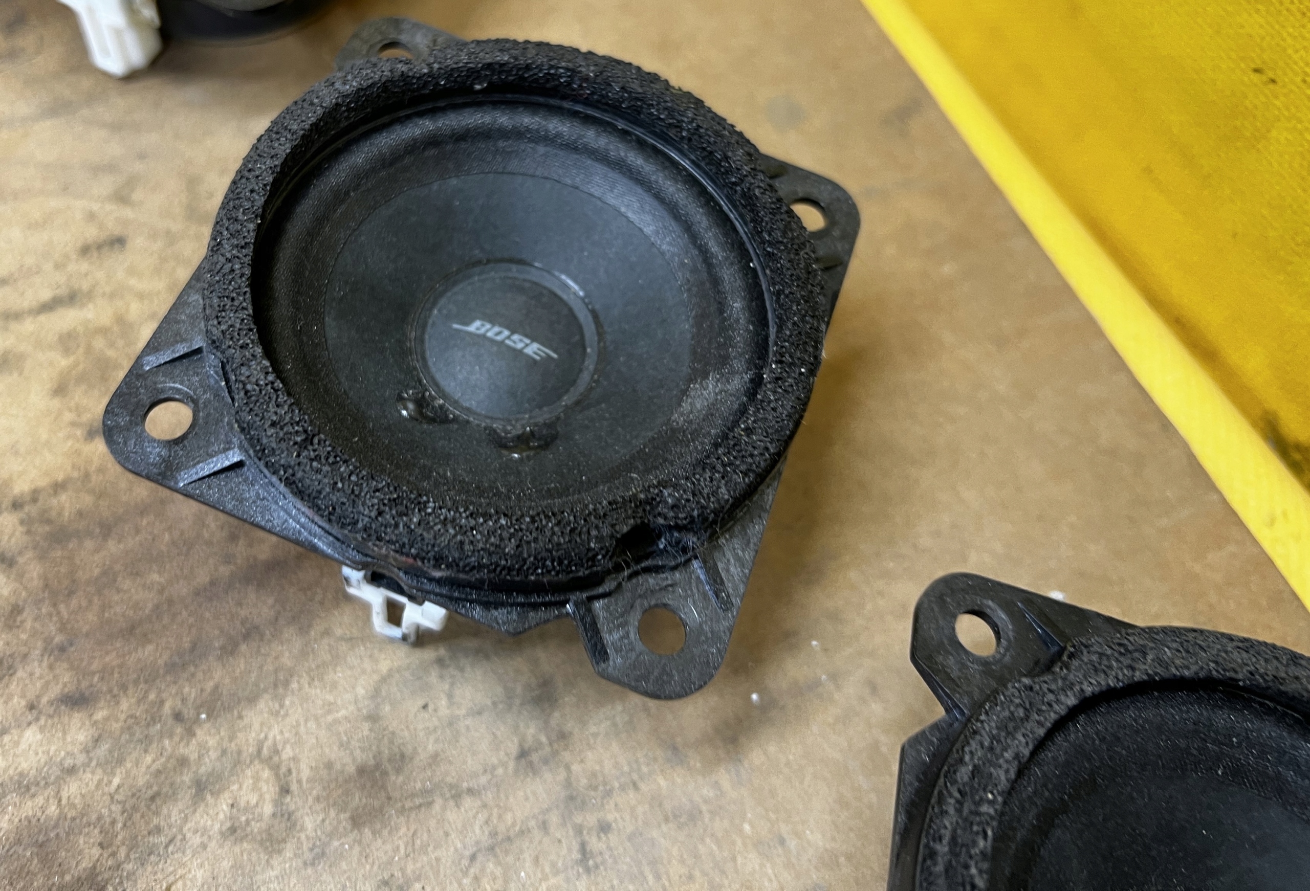 GŁOŚNIK KONSOLI DESKI BOSE RENAULT ESPACE V SCENIC IV KOLEOS II