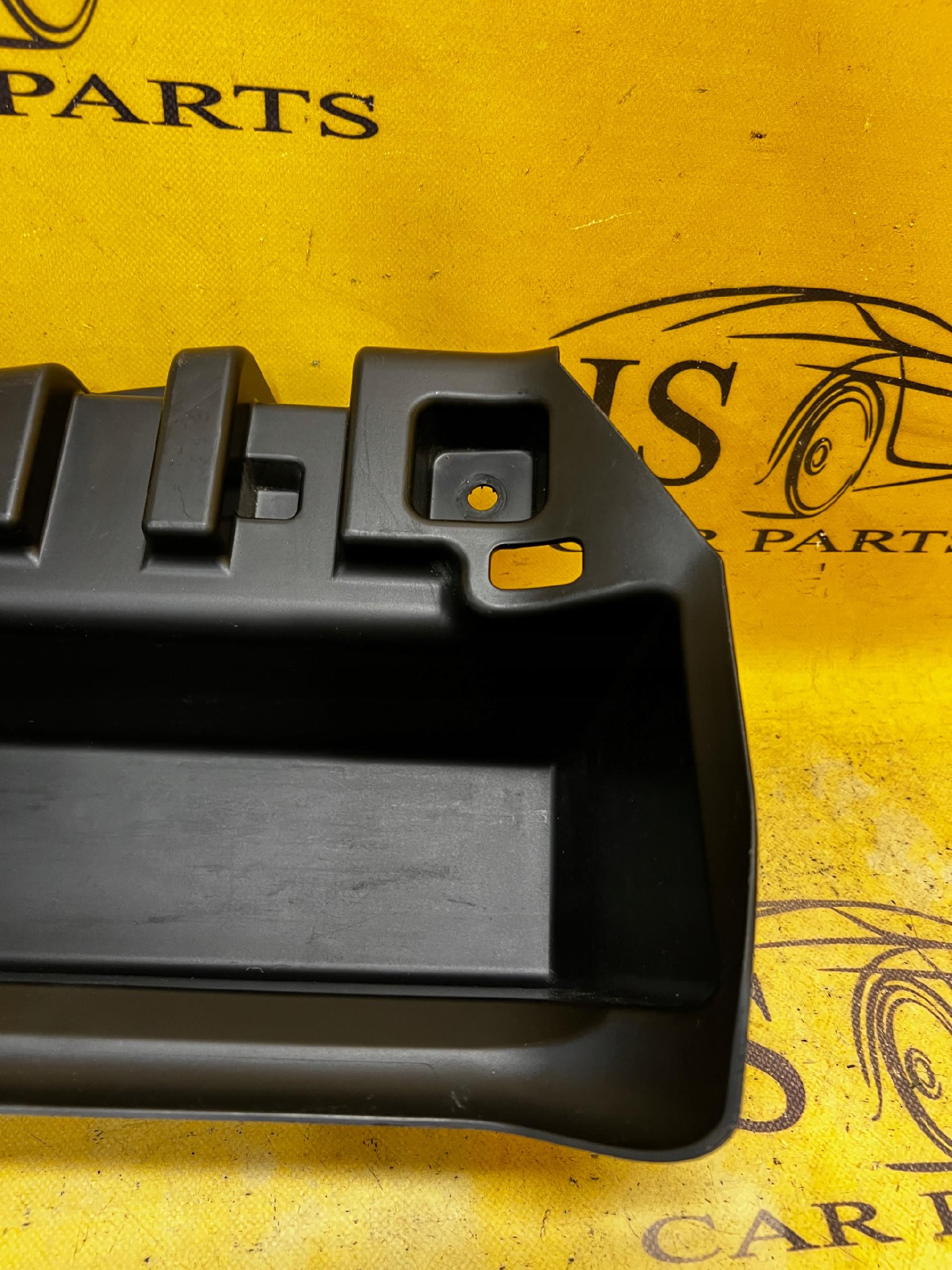 SCHOWEK WNĘKA BAGAŻNIKA PRAWY BMW 5 G30