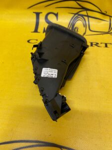 LEWA ŚRODKOWA KRATKA NAWIEWU FORD FIESTA MK7 LIFT