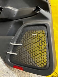 BOCZEK TAPICERKA DRZWI TYŁ LEWY PORSCHE CAYENNE 7P5 LIFT BOSE