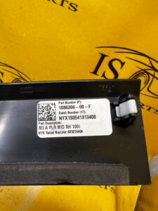 OSŁONA ZAŚLEPKA SŁUPKA A PRAWA TESLA MODEL 3 PRZEDLIFT