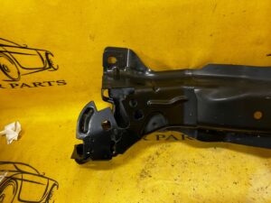 UCHWYT PODPORA PŁYTA PODŁOGI NADWOZIA LAND ROVER DISCOVERY SPORT L550