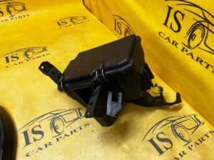 SKRZYNKA OBUDOWA BEZPIECZNIKÓW MERCEDES GL X166