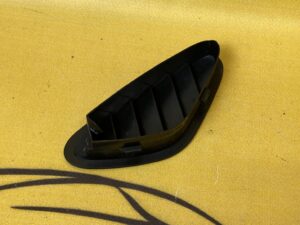 LEWA GÓRNA KRATKA NAWIEWU DESKI PORSCHE 911 997