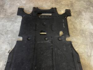 PŁYTA OSŁONA POD SILNIK SILNIKA PODWOZIA PORSCHE MACAN 95B